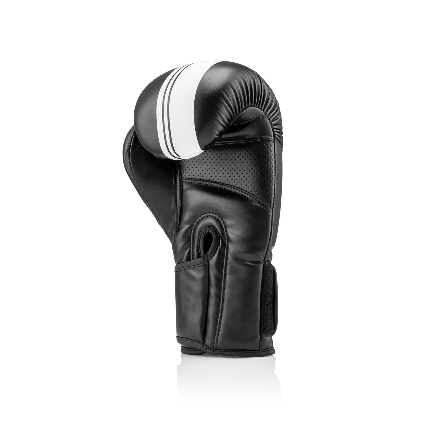 Essential – Black & White